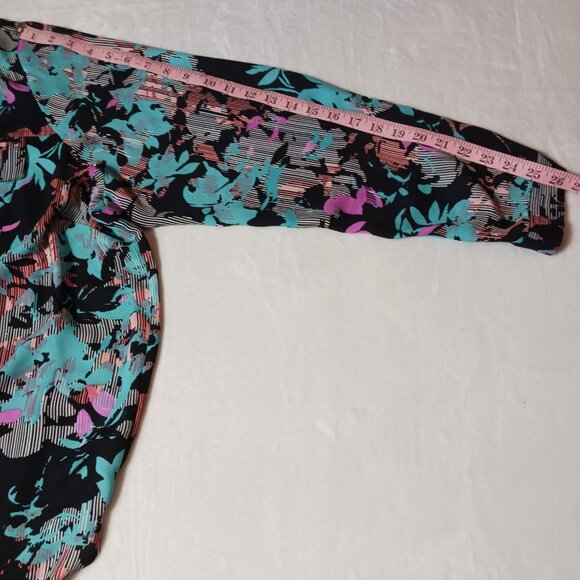 Boutique Brand, Plus Size 3X, Button Down blouse, Multi-Colored, Lovely, Light - Picture 15 of 16